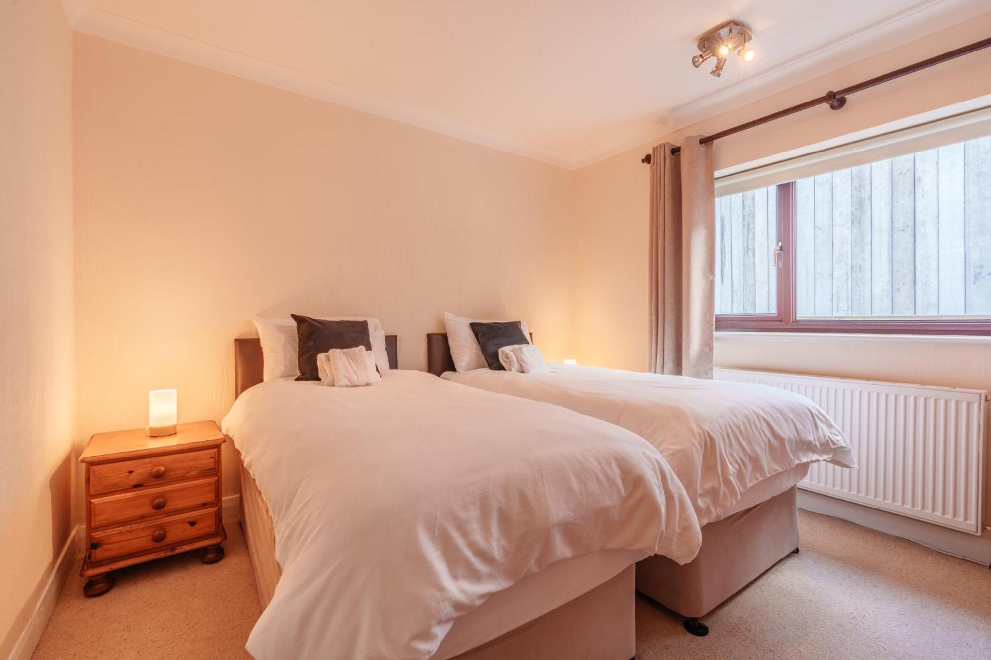 Offa'S Lodge Family Home Quiet Area With Sea Views Prestatyn Exterior foto