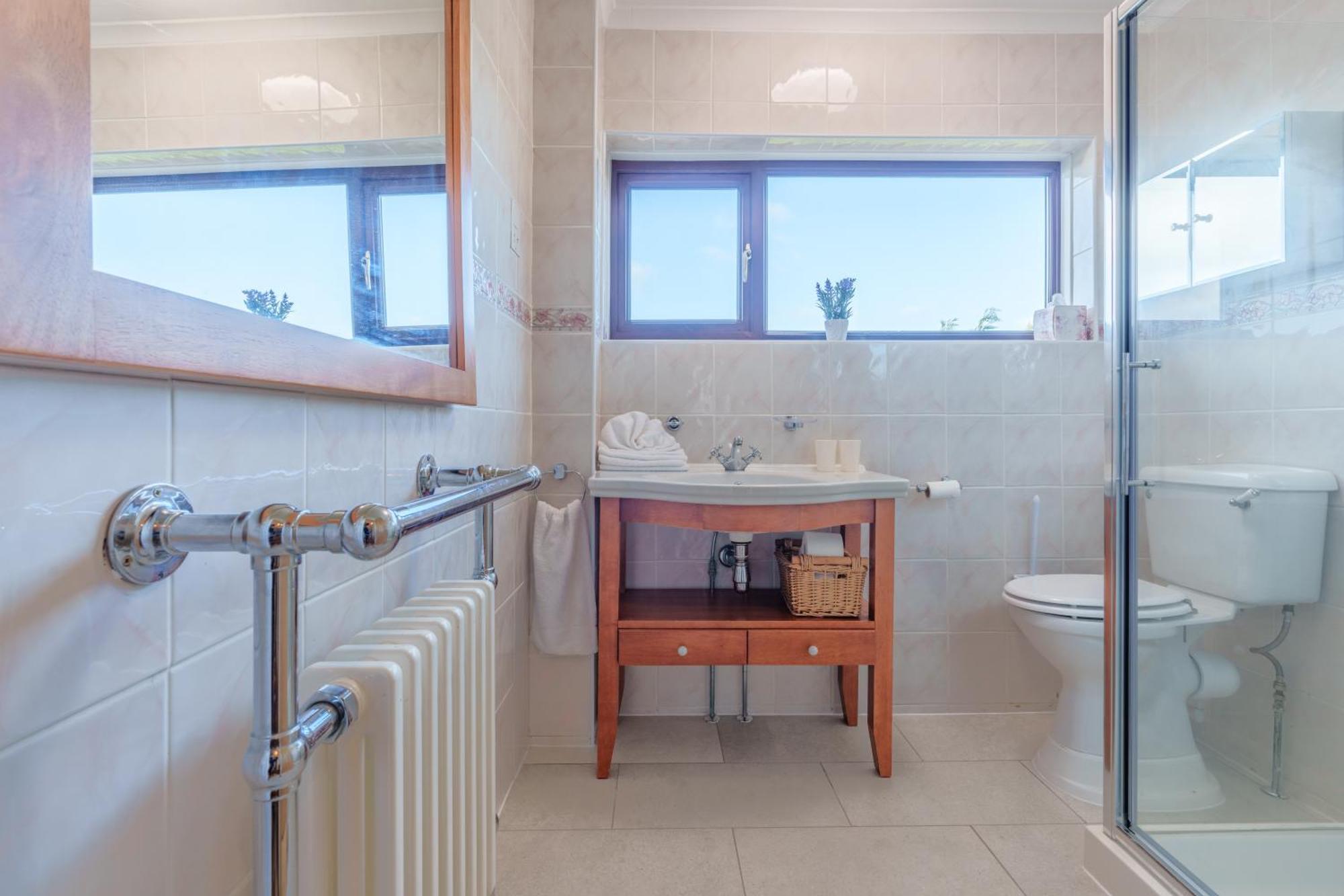 Offa'S Lodge Family Home Quiet Area With Sea Views Prestatyn Exterior foto